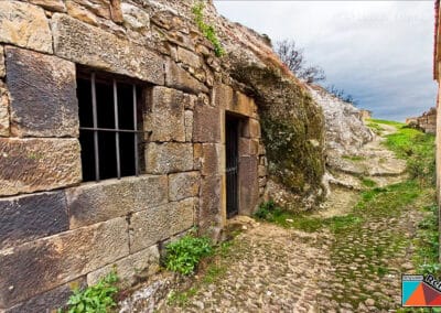 Polientes Ermita de San Miguel de Campoo de Ebro