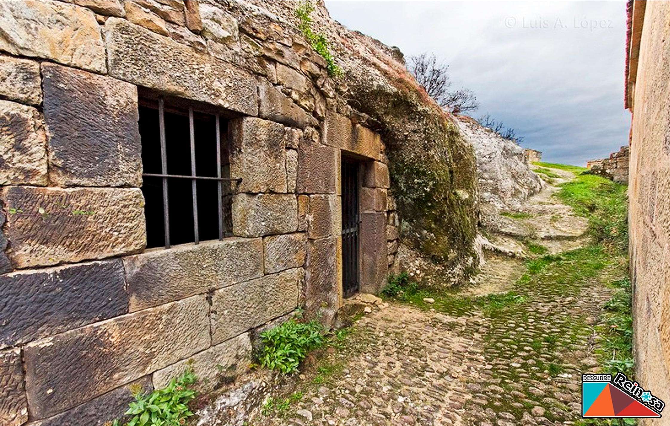 Polientes Ermita de San Miguel de Campoo de Ebro